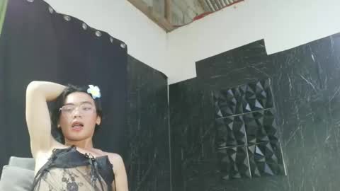 yourhotdodz online show from March 21, 8:19 am