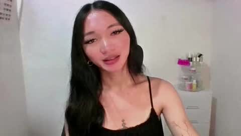 Nina online show from March 1, 3:05 pm