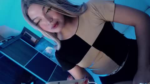 Snapshot of yourlovingpearl chatting on September 23, 2:27 am PEARL online show from September 23, 2:27 am