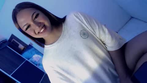 Snapshot of yourlovingpearl chatting on October 6, 4:19 am PEARL online show from October 6, 4:19 am