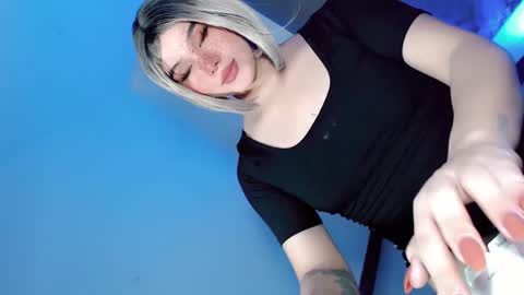 Snapshot of yourlovingpearl chatting on December 1, 4:32 pm PEARL online show from December 1, 4:32 pm