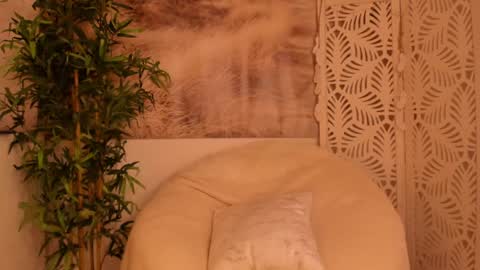 Sarah online show from September 16, 7:50 pm