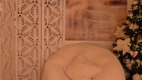 Sarah online show from December 12, 10:52 pm