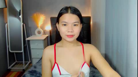 yourmissingprincess online show from December 19, 11:38 am