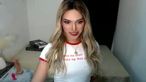 TIFFANY SUCKING QUEEN online show from May 18, 7:09 pm