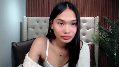 yoursluttyashxx online show from February 10, 4:43 pm