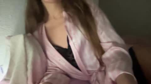 yoursweetkitty00 online show from January 11, 1:11 am