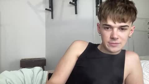 yoursweetyguy online show from December 5, 6:38 pm