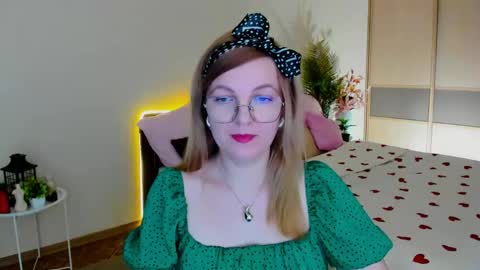 Alice online show from May 7, 11:50 am