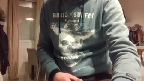 yoyoding online show from March 1, 9:37 pm