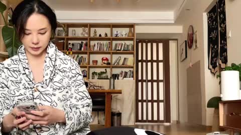 lili online show from November 3, 5:41 am