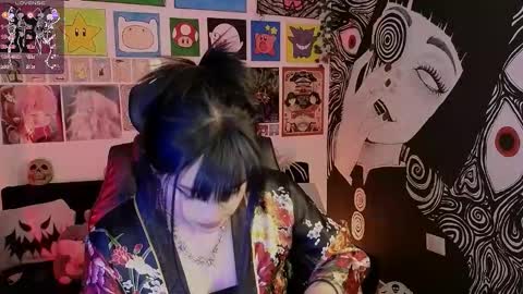    rawr   Anne Independent model      online show from October 28, 11:17 pm