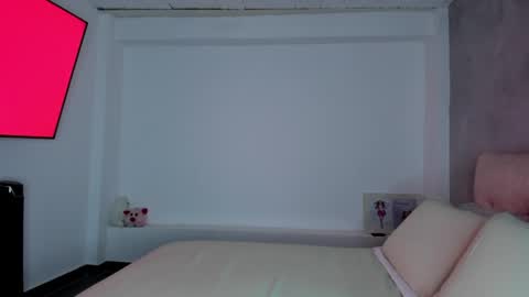 Yuliet online show from May 28, 3:48 am