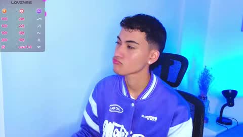 yulian_vasquez online show from September 17, 12:30 pm