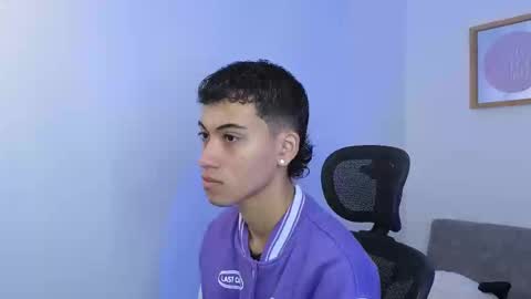 yulian_vasquez online show from September 22, 12:20 pm