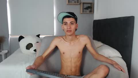 yulian_vasquez online show from March 5, 6:34 pm