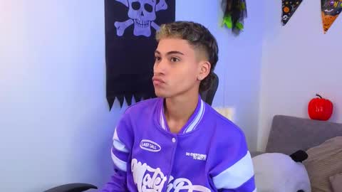 yulian_vasquez online show from October 15, 12:50 pm