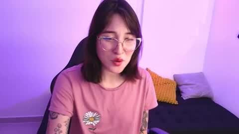 Yulienne online show from November 20, 3:49 am