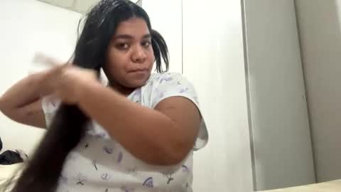 Yuli and SaraIndependent model online show from November 4, 3:30 am