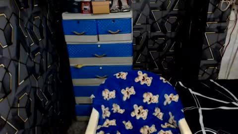 yumi online show from July 8, 11:57 am