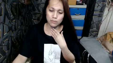 yumi online show from February 1, 12:19 am