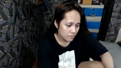 yumi online show from February 13, 8:28 am