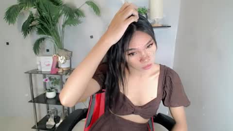 CALL ME YUMLEXX online show from July 25, 8:01 am