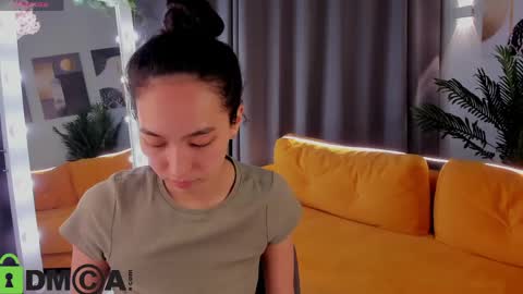 Cindey online show from April 1, 1:41 pm