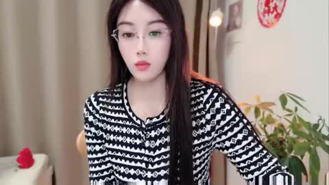 YunEr online show from March 14, 2:21 pm