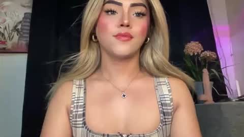 Miss Cali online show from September 21, 4:44 pm