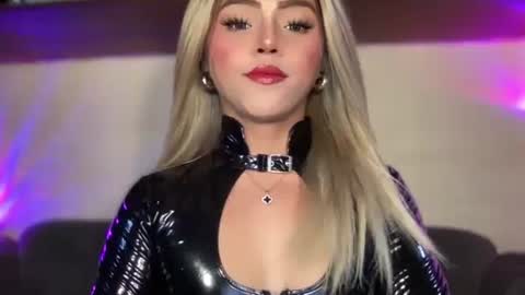 Miss Cali online show from September 22, 9:41 pm