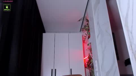 yvonne_miss online show from October 1, 5:56 pm