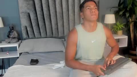 Snapshot of zac_haynes chatting on October 21, 3:33 am zac online show from October 21, 3:33 am