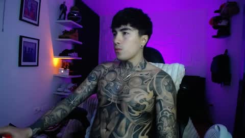 zac_muller1 online show from May 12, 6:55 am
