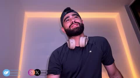 zack_sullivan22 online show from September 24, 1:56 am