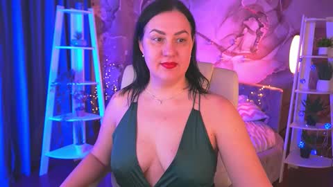 Zafiramoonn online show from February 10, 2:20 pm