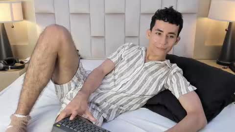 zahir_ashar online show from March 20, 1:10 am