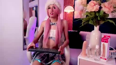 Zaira  online show from June 14, 4:14 am