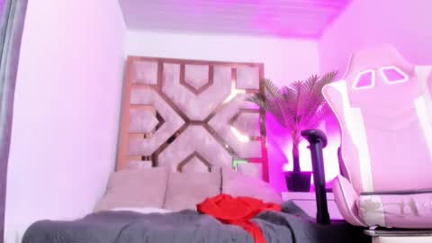 zamira_taylor online show from February 25, 1:52 am