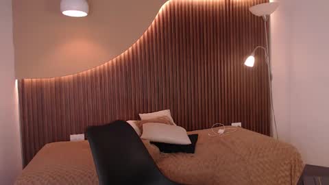 Zander online show from February 25, 6:23 pm