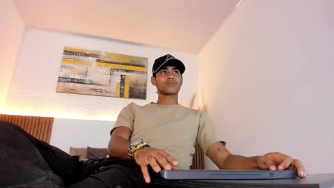 Zander online show from April 7, 1:02 pm