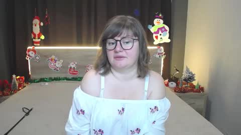 zannadreil online show from December 17, 7:20 pm