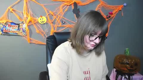 zannadreil online show from November 4, 7:37 pm