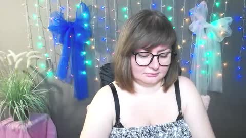 zannadreil online show from December 3, 8:09 pm