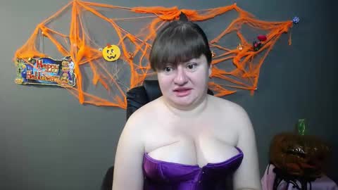 zannadreil online show from November 2, 7:25 pm