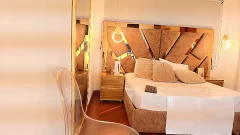 Zarah Andrews online show from September 26, 12:02 pm