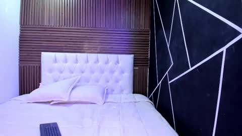 Zarina Waynne online show from March 29, 4:19 pm