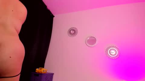 Snapshot of zaritha_li chatting on October 23, 10:17 am Zaritha Li online show from October 23, 10:17 am
