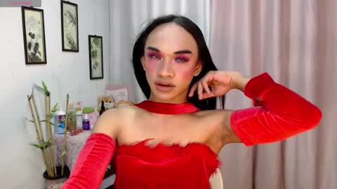 zaynelustts online show from December 16, 8:31 am