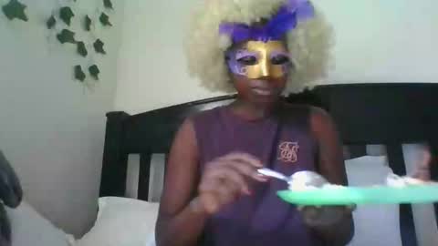 ZEEEE01 online show from April 3, 12:12 pm